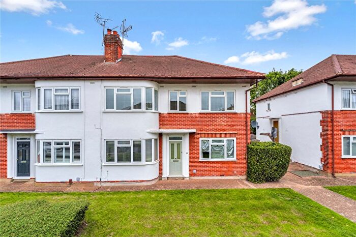 2 Bedroom Maisonette For Sale In Fulwood Gardens, Twickenham, TW1