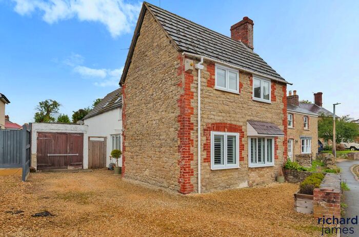 4 Bedroom Detached House For Sale In St Philips Road, Stratton St Margaret, Swindon, SN2