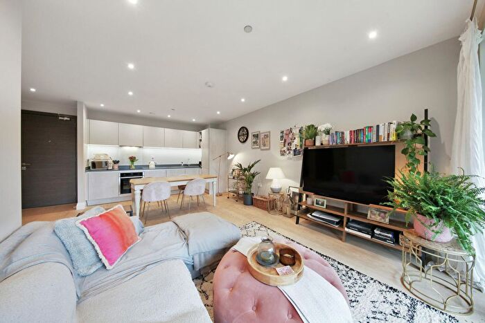 1 Bedroom Flat For Sale In Royal Engineers Way, Millbrook Park, NW7