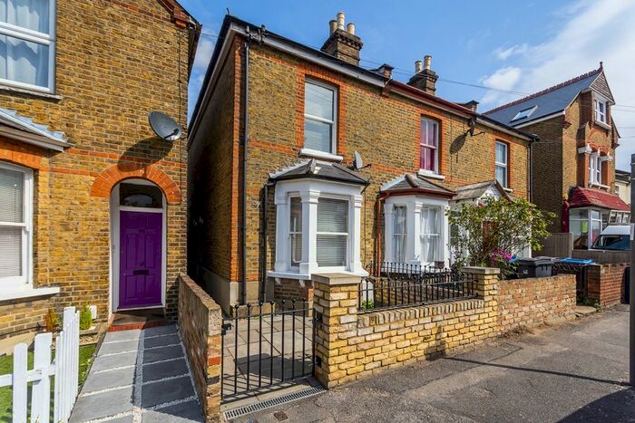 2 Bedroom End Of Terrace House To Rent In Alfred Road, Kingston Upon Thames, KT1