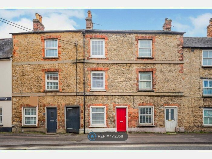 2 Bedroom Terraced House To Rent In Kings End, Bicester, OX26