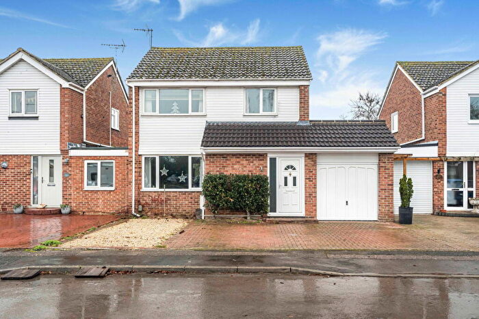 3 Bedroom Link Detached House For Sale In Old Moor Close, Wallingford, OX10