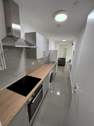 1 Bedroom Flat To Rent In Gilligear Street, Cardiff, CF24