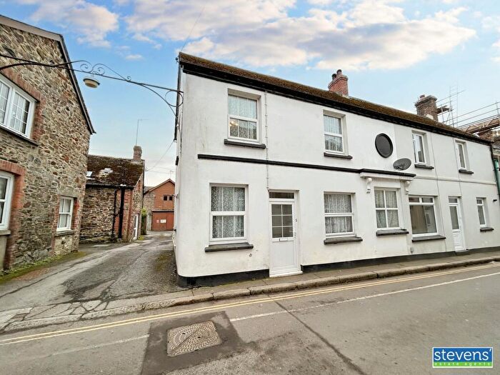 2 Bedroom House To Rent In North Street, Okehampton, EX20