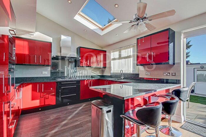 4 Bedroom Semi Detached House For Sale In Gladstone Park Gardens, London, NW2