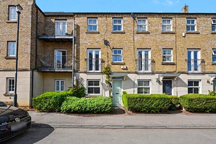 3 Bedroom Terraced House For Sale In Avocet Close, Coton Park, Rugby, CV23