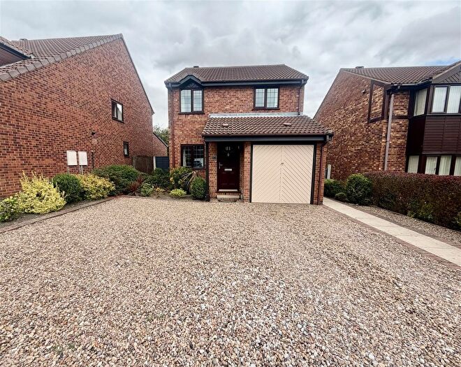 3 Bedroom Detached House For Sale In Meadow Road, Garforth, Leeds, LS25