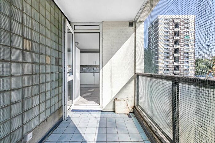 4 Bedroom Flat To Rent In St. Aubins Court, Balmes Road, De Beauvoir Town, N1