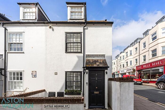 3 Bedroom End Of Terrace House For Sale In Little George Street, Brighton, BN2