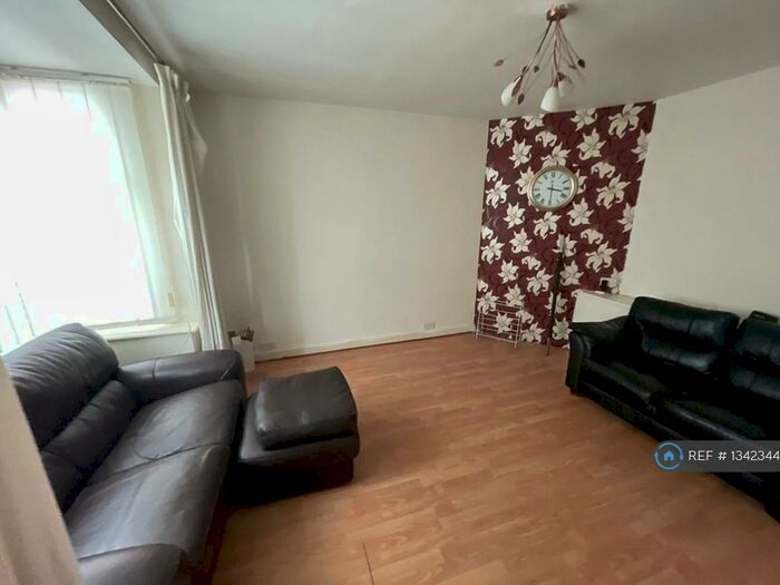 3 Bedroom Terraced House To Rent In Langworthy Road, Salford, M6