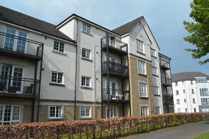 2 Bedroom Flat For Sale In Crown Crescent, Larbert, FK5