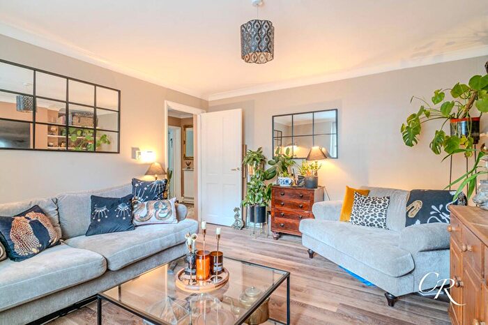 1 Bedroom Flat For Sale In Grosvenor Street, Cheltenham Town Centre, GL52