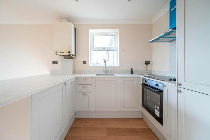 2 Bedroom Flat To Rent In St James Street, Walthamstow, London, E17