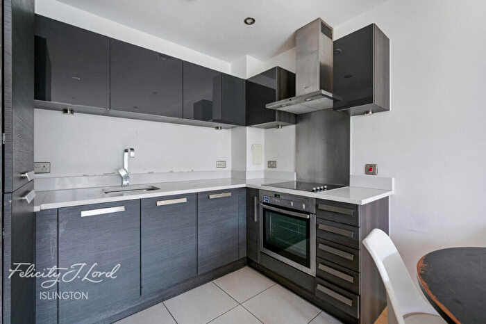 1 Bedroom Flat For Sale In Hertford Road, London, N1