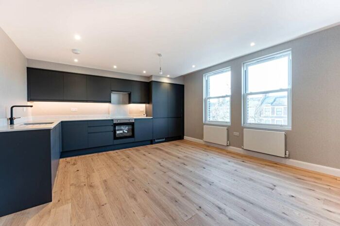 2 Bedroom Flat To Rent In Chamberlayne Road, Kensal Rise, London, NW10