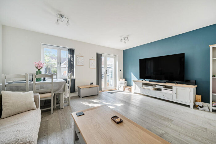 3 Bedroom Semi-Detached House For Sale In Honeysuckle Drive, Billingshurst, RH14