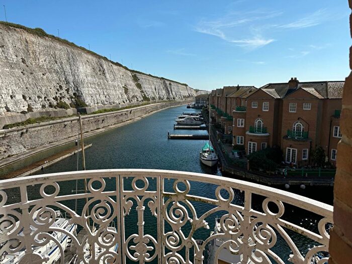 2 Bedroom Flat To Rent In Mariners Quay, Brighton Marina Village, BN2