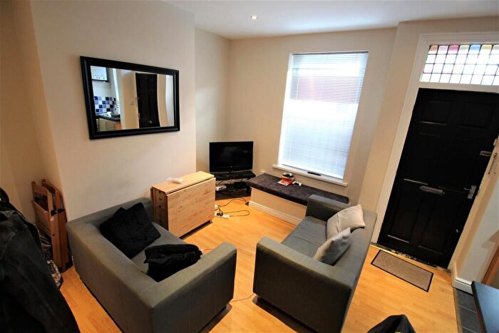 4 Bedroom Terraced House To Rent In Thornville Mount, Hyde Park, Leeds, LS6