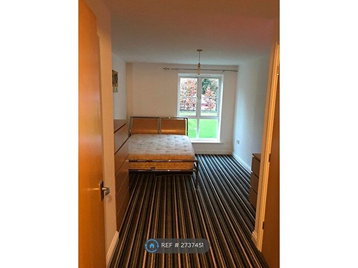 1 Bedroom Flat To Rent In Tudor Way, Knaphill, Woking, GU21