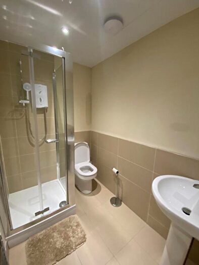 3 Bedroom Flat To Rent In Pitkerro Road, Stobswell, Dundee, DD4