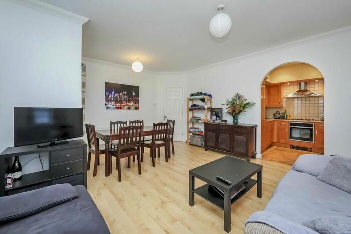 1 Bedroom Flat To Rent In Clapham Road, London, SW9