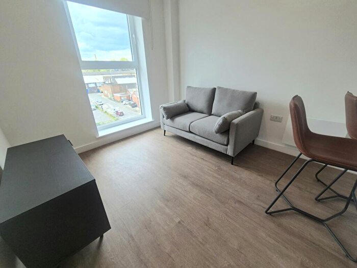 1 Bedroom Apartment To Rent In Cow Green, Halifax, HX1