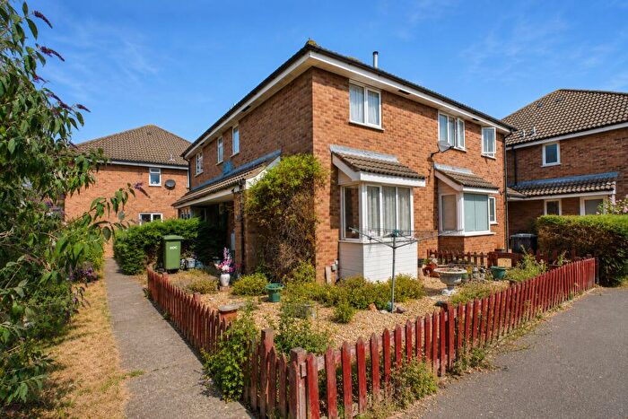 1 Bedroom Terraced House For Sale In Welland Close, St. Ives, Cambridgeshire, PE27
