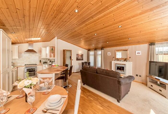 2 Bedroom Lodge For Sale In Fitling, Hull, HU12