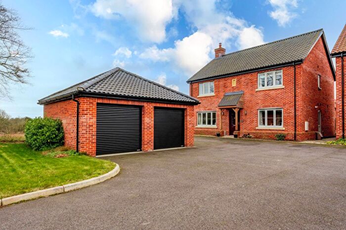 4 Bedroom Detached House For Sale In Burgh Road, Aylsham, NR11