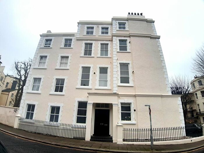 1 Bedroom Flat To Rent In Brunswick Road, BN3