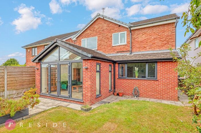 4 Bedroom Detached House For Sale In Tern Close, Bamford, Rochdale, OL11