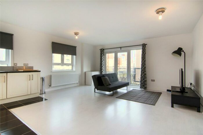 1 Bedroom Flat To Rent In Grove Crescent Road, Stratford, London, E15