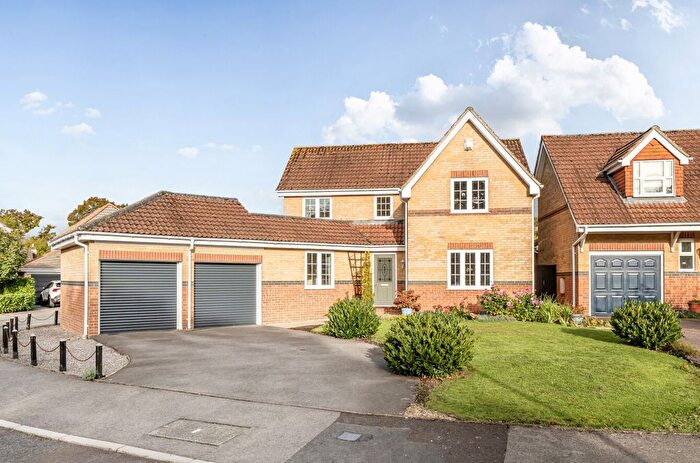 4 Bedroom Detached House For Sale In York Close, Horton Heath, Hampshire, SO50