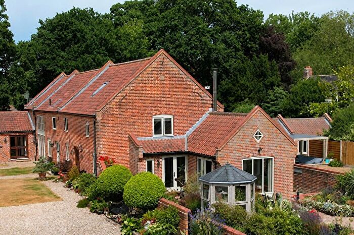 3 Bedroom Barn Conversion For Sale In Hickling Road, Sutton, Norwich, NR12