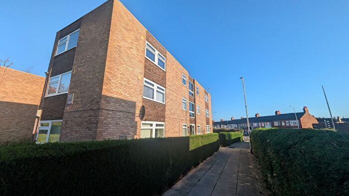 2 Bedroom Flat For Sale In Downing Close, Prenton, CH43