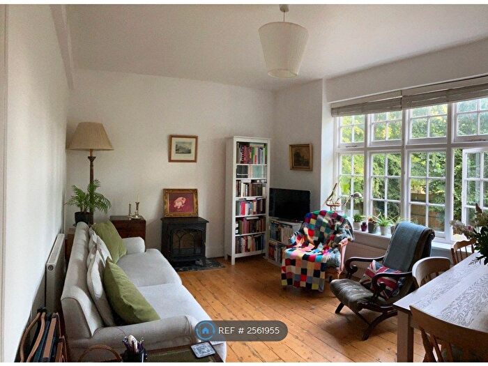 2 Bedroom Flat To Rent In Langbourne Mansions, London, N6