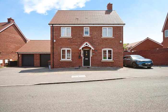 3 Bedroom Detached House For Sale In Aviation Way, Shortstown, Bedford, Bedfordshire, MK42