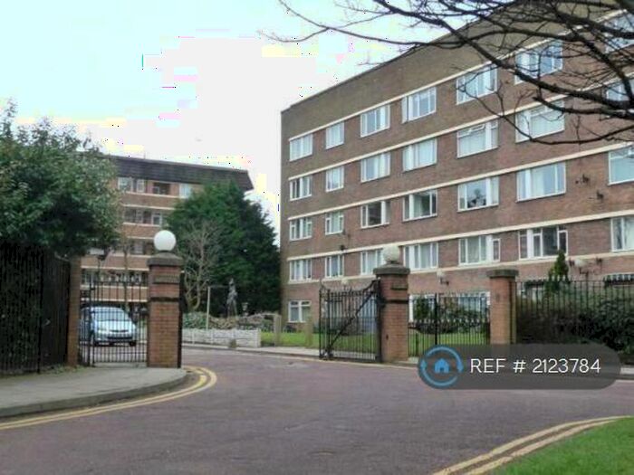 2 Bedroom Flat To Rent In Minster Court, Liverpool, L7