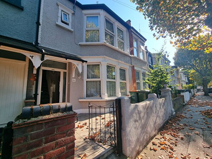 4 Bedroom Terraced House To Rent In Henniker Gardens, London, E6