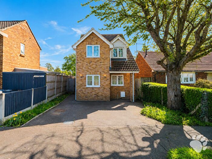 3 Bedroom Detached House For Sale In Barnard Close, Basildon, SS16