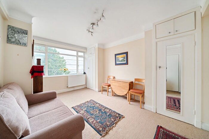 Studio For Sale In Du Cane Court, Balham High Road, SW17