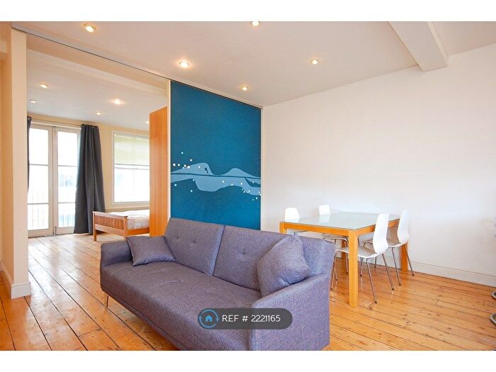 1 Bedroom Flat To Rent In Cowcross Street, London, EC1M