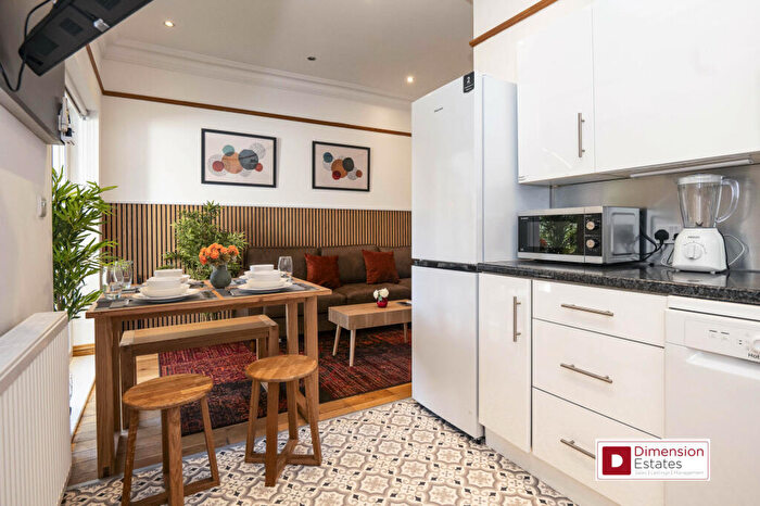 3 Bedroom Flat To Rent In Millfields Road, Lower Clapton, Hackney, E5