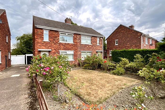 3 Bedroom Semi-Detached House For Sale In Lamb Hill Close, Woodhouse, Sheffield, S13