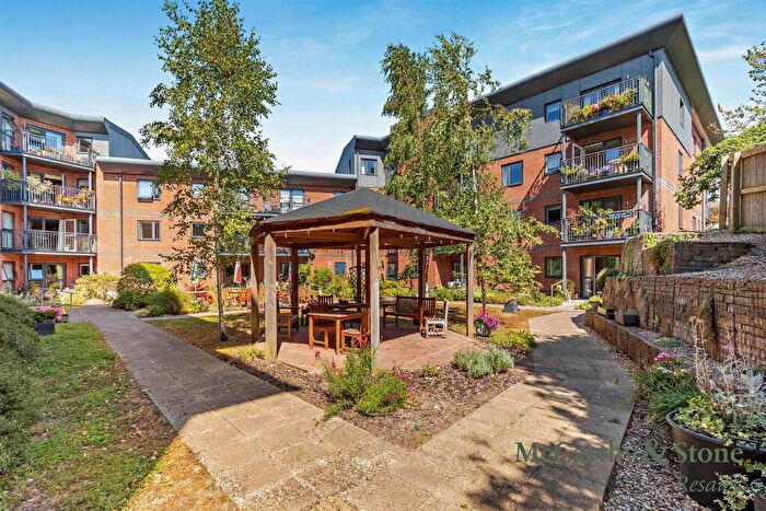 1 Bedroom Apartment For Sale In Magpie Court, High Street, Hanham, Bristol, BS15