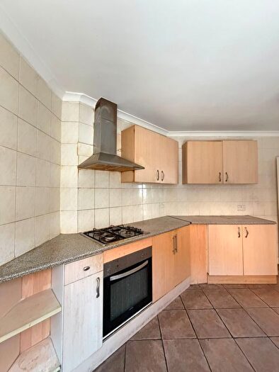 4 Bedroom Maisonette To Rent In Romford Road, London, E12