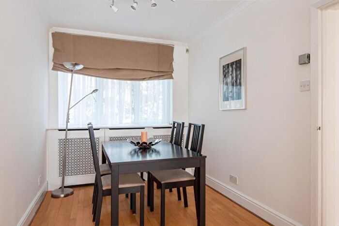 3 Bedroom Apartment To Rent In Aquila Street, St John's Wood, London, NW8