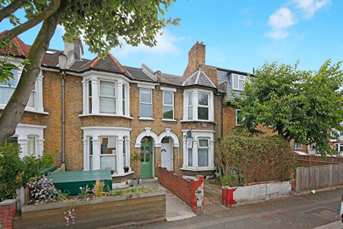 1 Bedroom Flat To Rent In Lea Hall Road, Leyton, E10