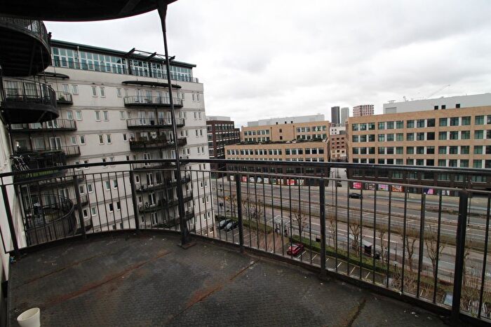 2 Bedroom Flat For Sale In High Street, London, E15