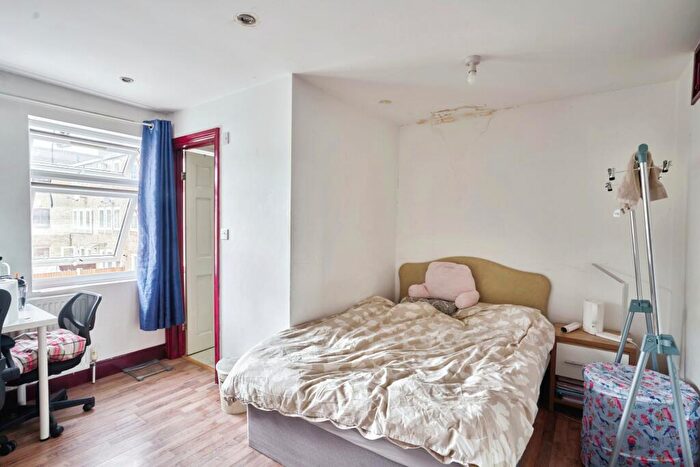 5 Bedroom End Of Terrace House For Sale In Asland Road, London, E15